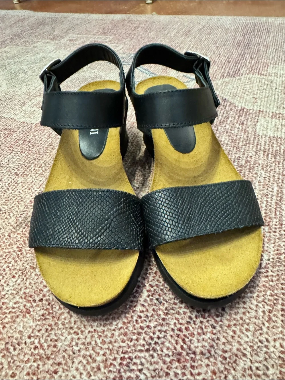 Cordani made in Italy black leather wedge platform sandals w/buckle like new 7.5